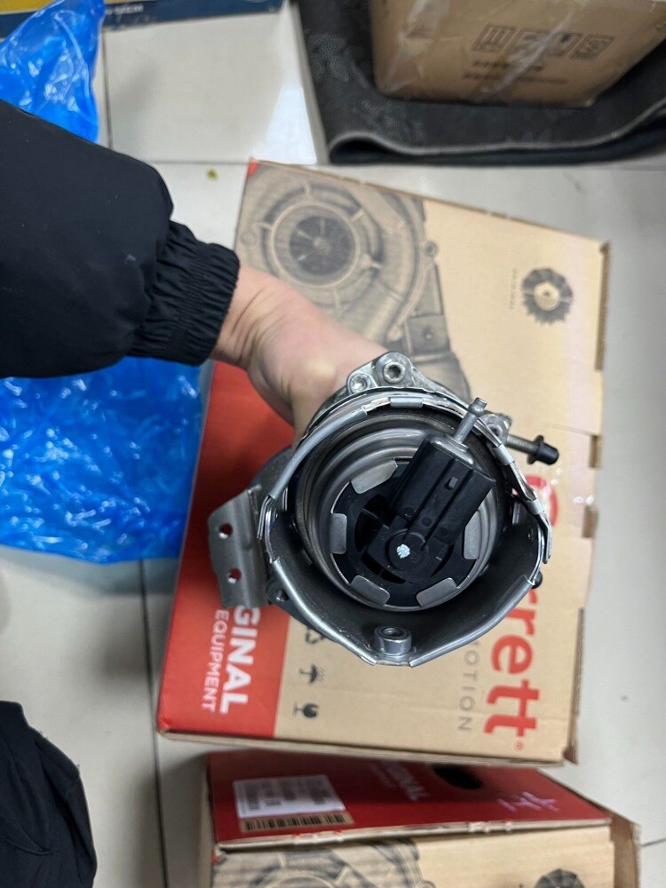 Turbocompresseur Range Rover LR056369 LR029915 LR063777 LR128704 LR056370 LR038620 Range Rover Sport Edition Discovery4 turbocharger Paris Côte d’Ivoire Canada United Kingdom