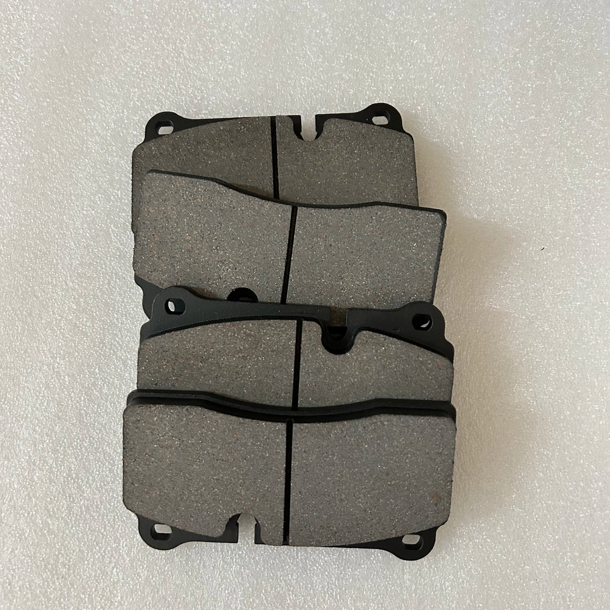 Jekit 4-Pots Auto Brake Pads Semi-Metal for FAW Mercedes-Benz Premium 4 Runner & Land Cruiser Magnum Brake System