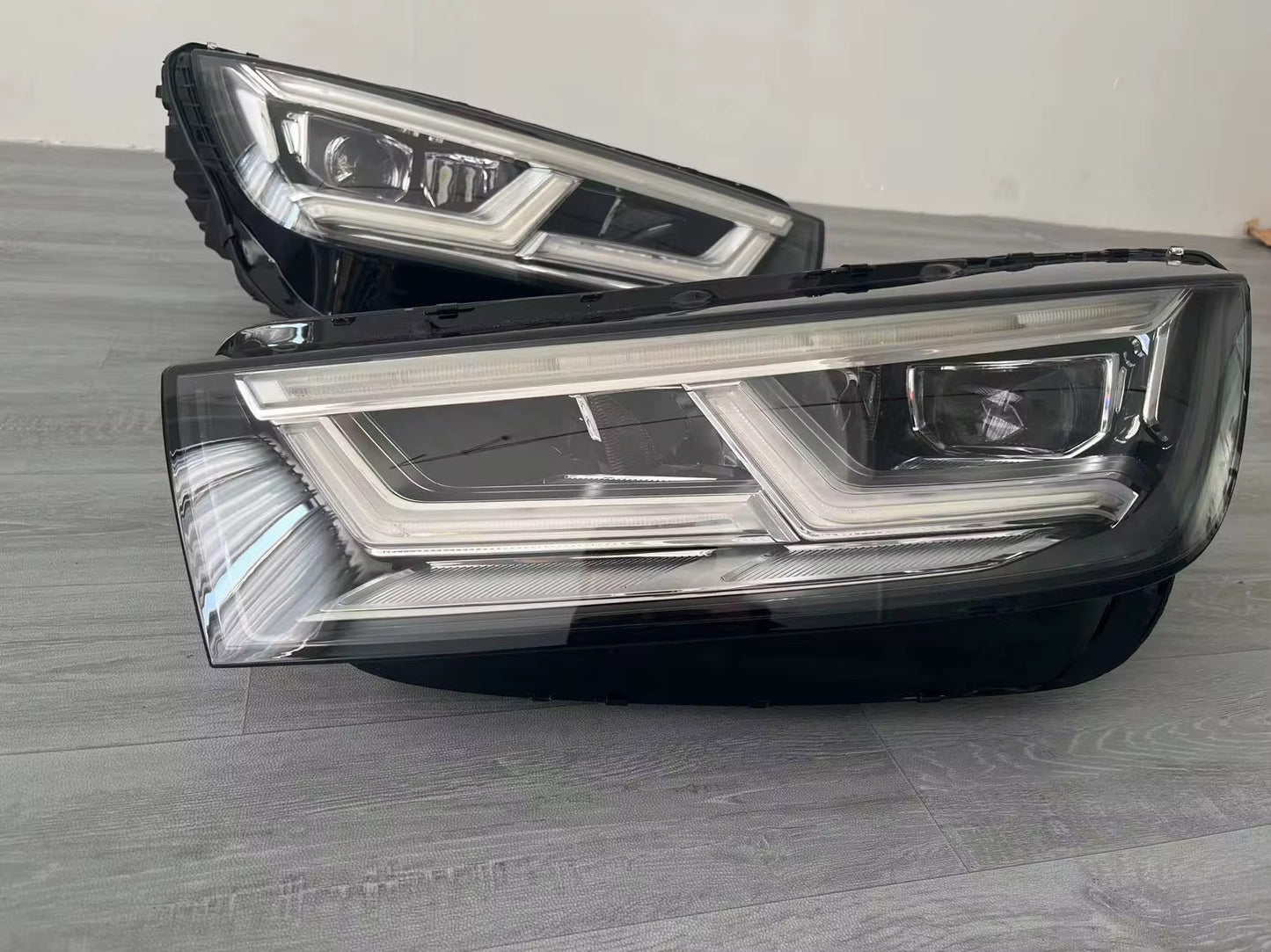 Feux avant Audi Q5 headlamp Audi Q5 phare Audi Q5